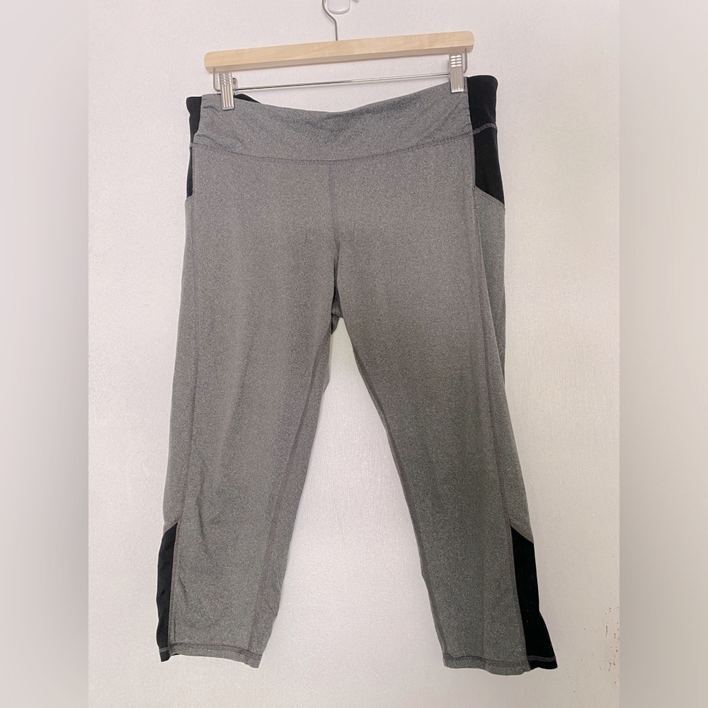 C9 Capri Grey and Black Leggings Size XL